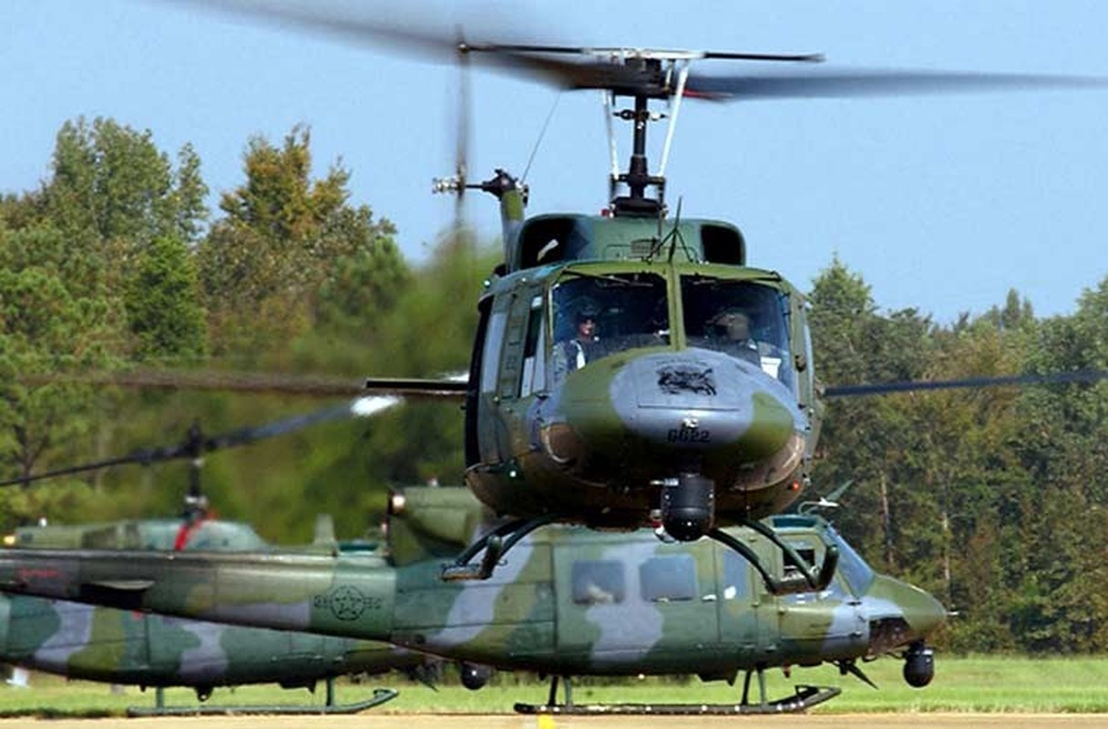 'Mo xe' hang san xuat truc thang UH-1 vua roi