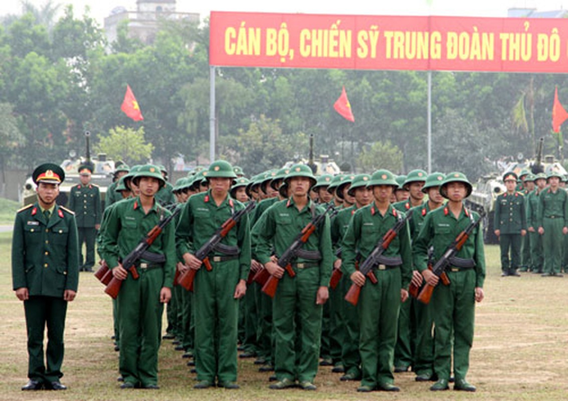 Man ra quan huan luyen hoanh trang cua Trung doan Thu do