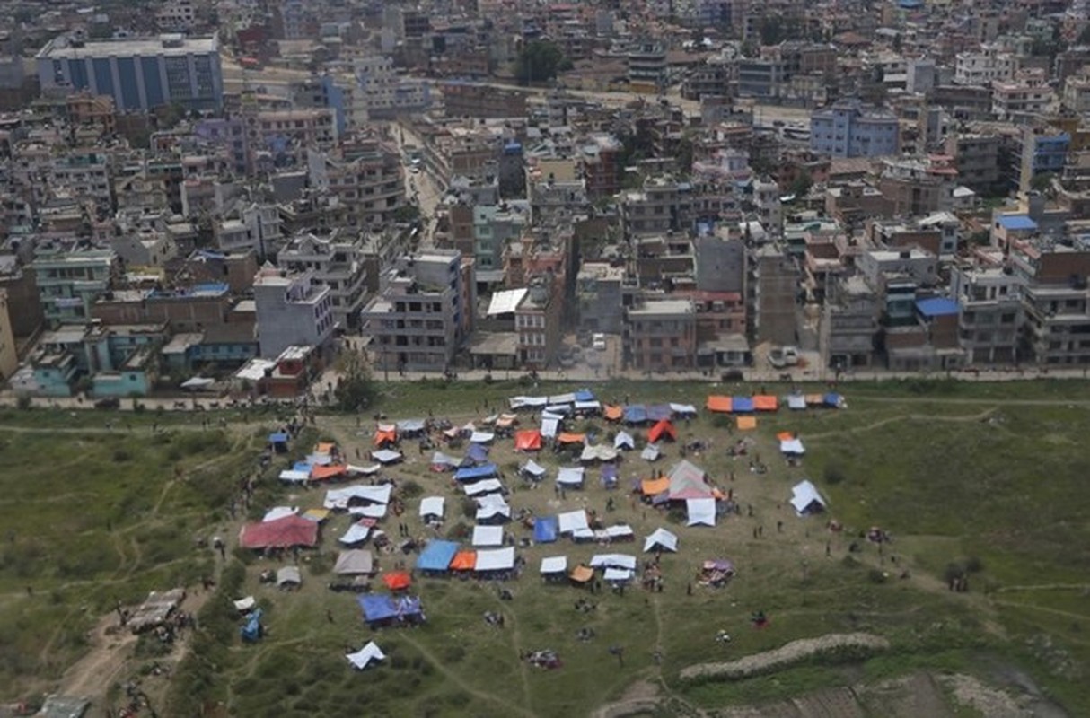 Canh dieu tan cua Nepal sau dong dat nhin tu tren cao-Hinh-2