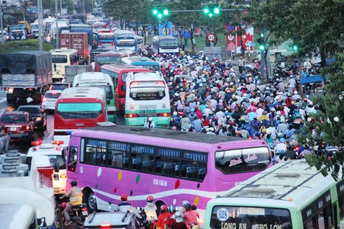 Sai Gon tac duong khung khiep truoc ngay nghi le-Hinh-2