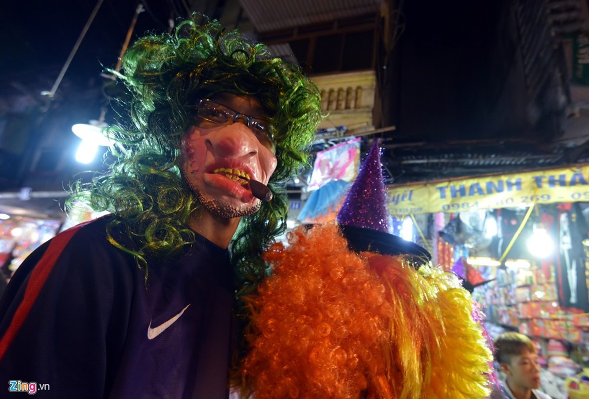 Hinh anh mat na kinh di luon lo pho Ha Noi-Hinh-3