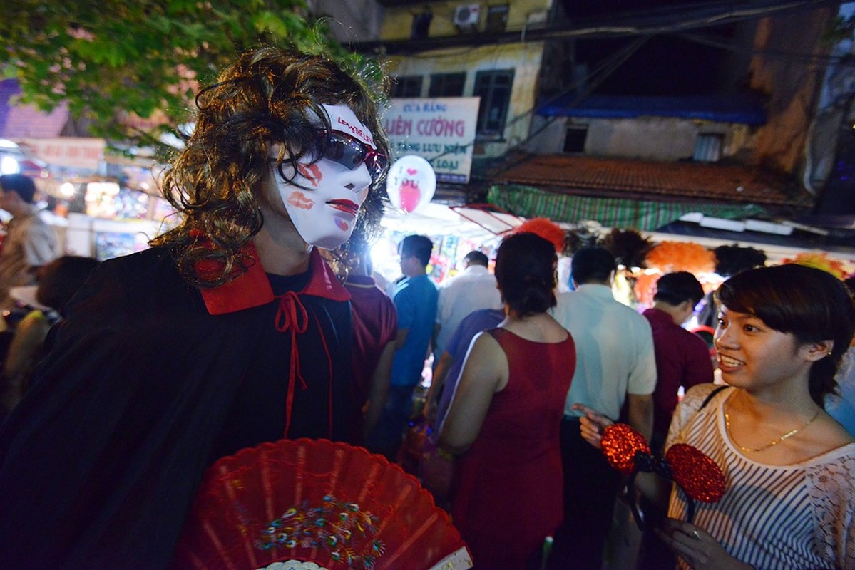 Hinh anh mat na kinh di luon lo pho Ha Noi-Hinh-8