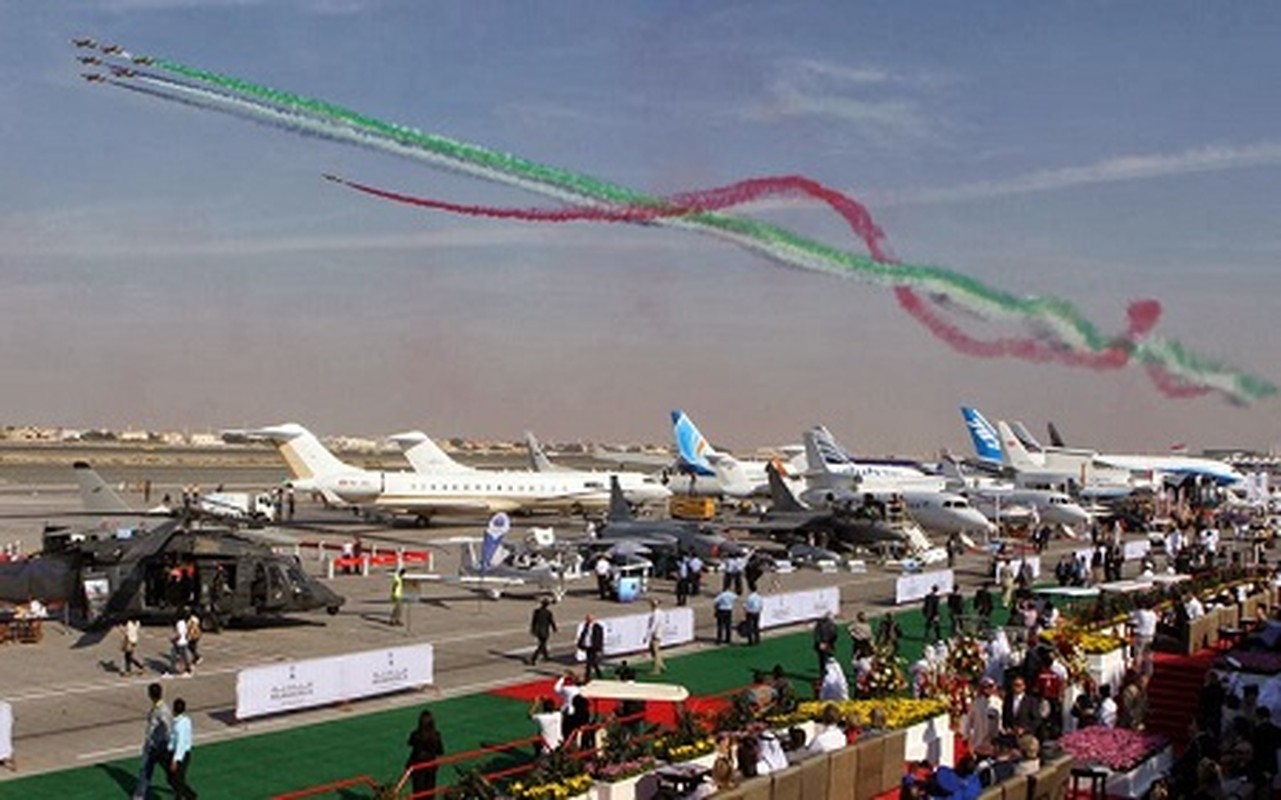 Toan canh hoanh trang cua trien lam hang khong Dubai Air Show-Hinh-7