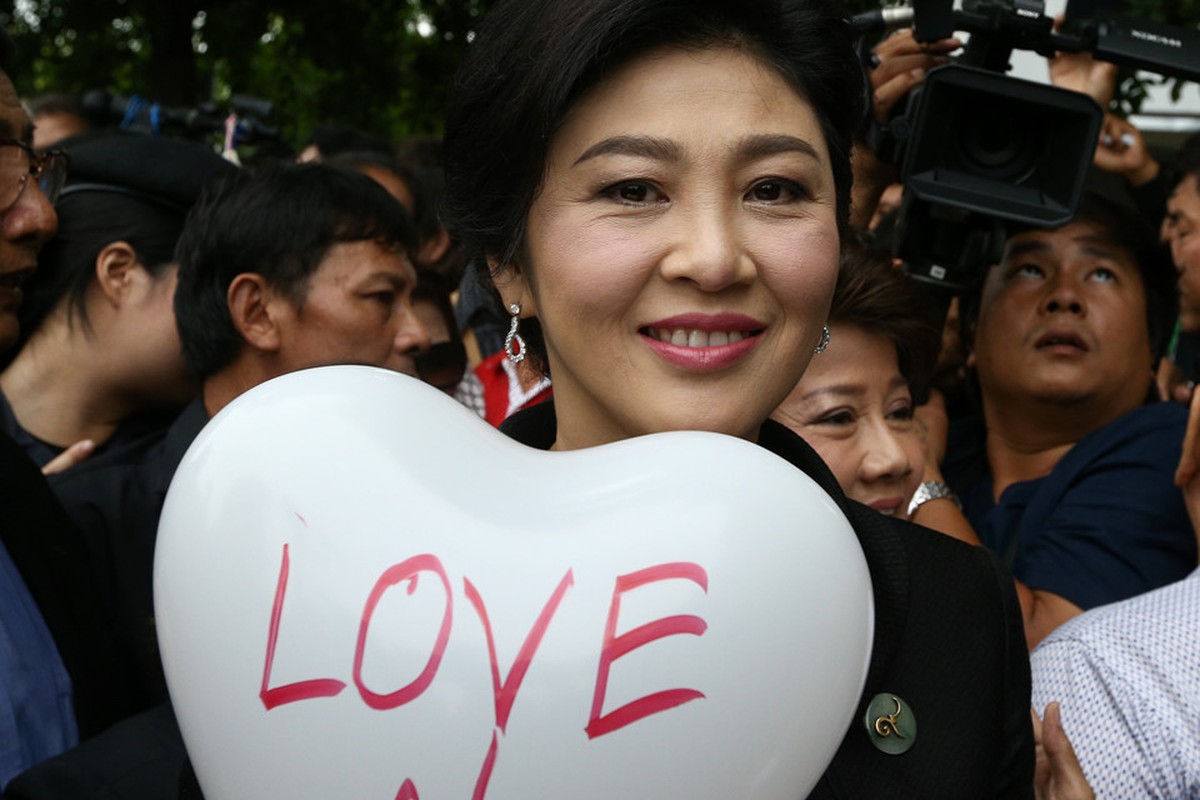 Ba Yingluck doi mat 10 nam tu giam tai phien toa cuoi cung-Hinh-7