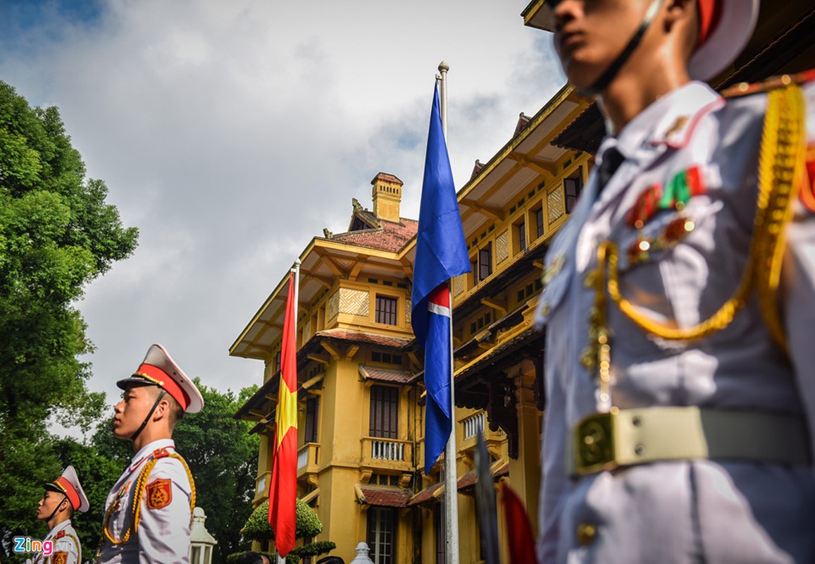 Co ASEAN tung bay trong le thuong co ky niem 51 nam thanh lap-Hinh-8