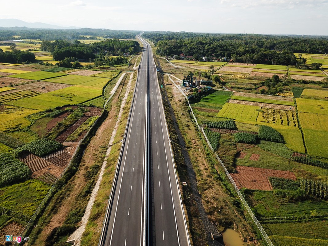 Cao toc 34.500 ty Da Nang - Quang Ngai vua va lai thung-Hinh-2