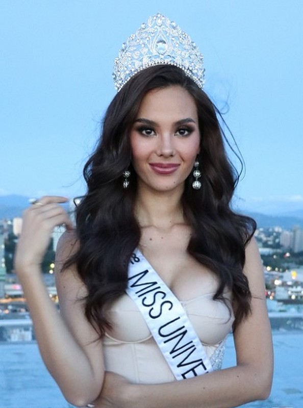 Ngam gu thoi trang dep me man cua Tan hoa hau Hoan Vu Catriona Gray-Hinh-2