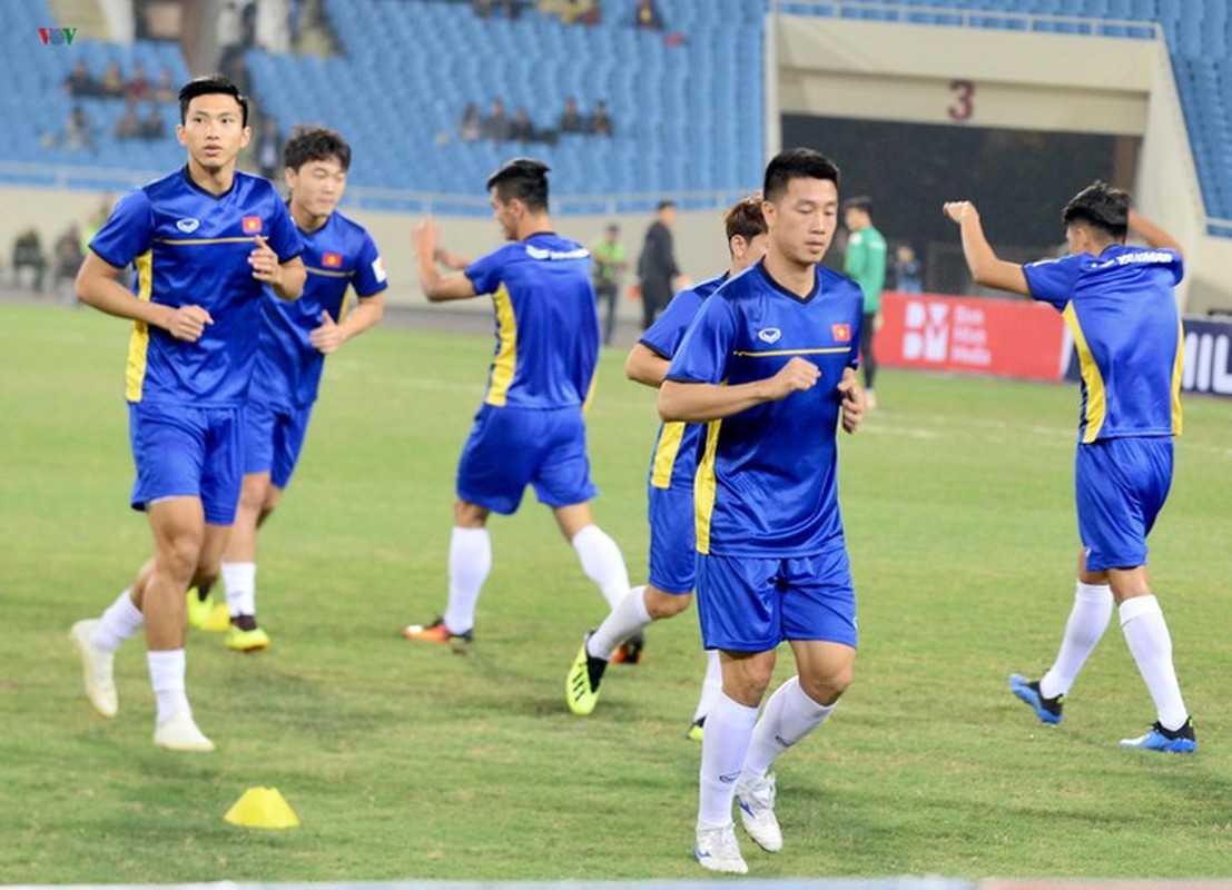 Khoang lang tren khan dai My Dinh sau AFF Cup 2018 cua CDV Viet Nam-Hinh-6