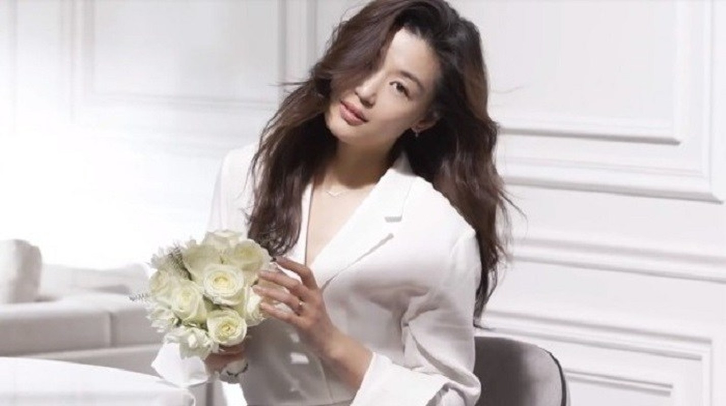 “Mo chanh” Jun Ji Hyun dep kho cuong o tuoi 37-Hinh-2