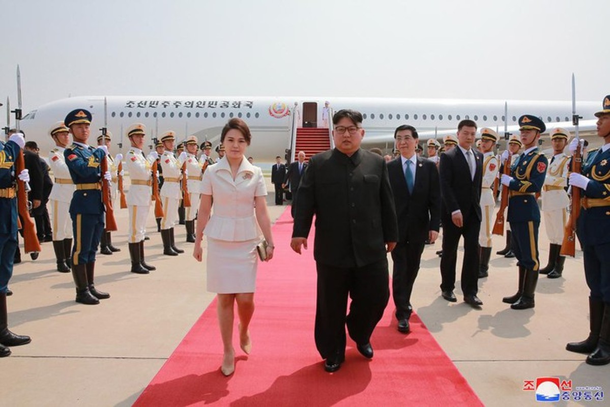 Bat ngo voi gu thoi trang tinh te cua phu nhan ong Kim Jong-un-Hinh-2