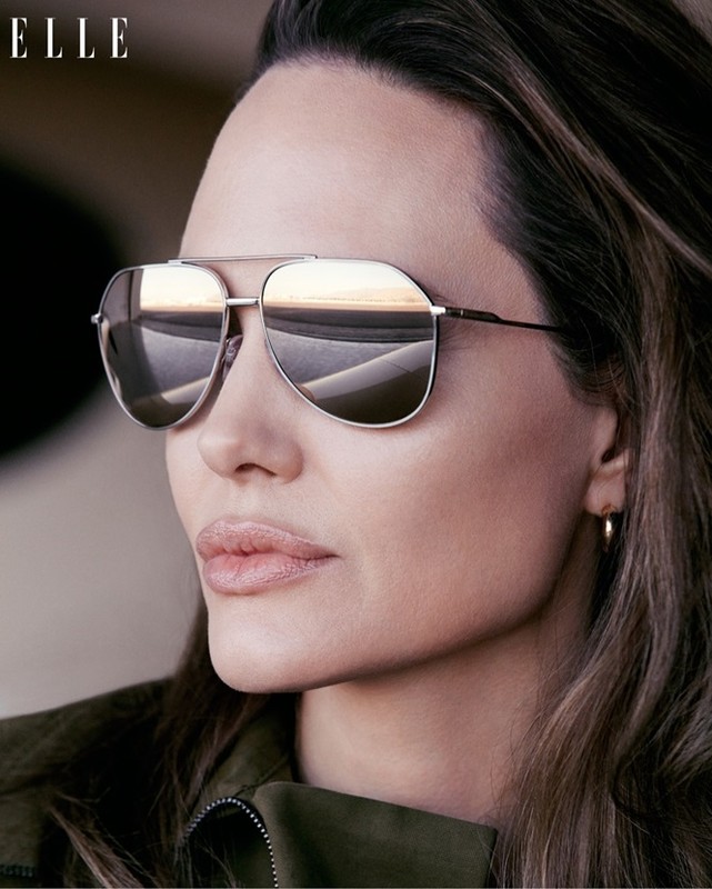 Angelina Jolie 44 tuoi dep rang ngoi voi than thai me hoac-Hinh-6