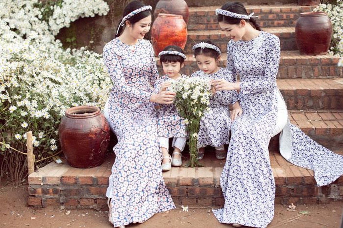 Nhung bo ao dai dep an tuong cua sao Viet mac chup anh cuc hoa mi-Hinh-9