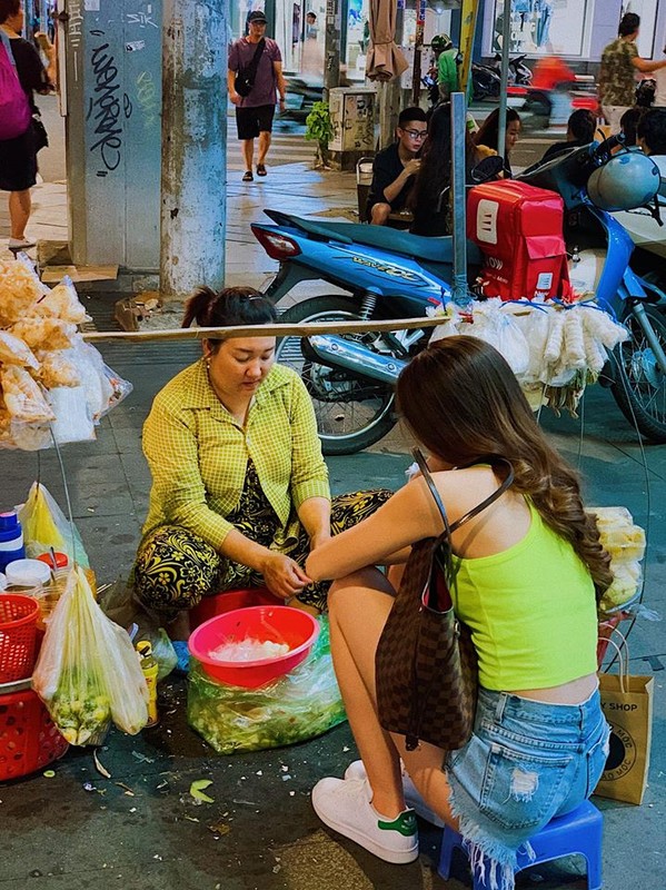 Khong ngo Hoa hau Khanh Van lai dam me nhieu mon ngon de tang can nhu vay-Hinh-9