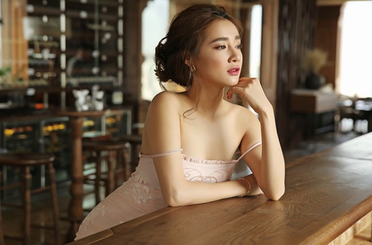 Loat vay day la loi tuong sap roi cua Elly Tran, Nha Phuong-Hinh-8