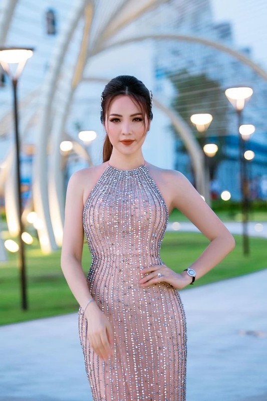 Ngam gu thoi trang sang trong va quyen ru cua A hau Thuy Van-Hinh-10