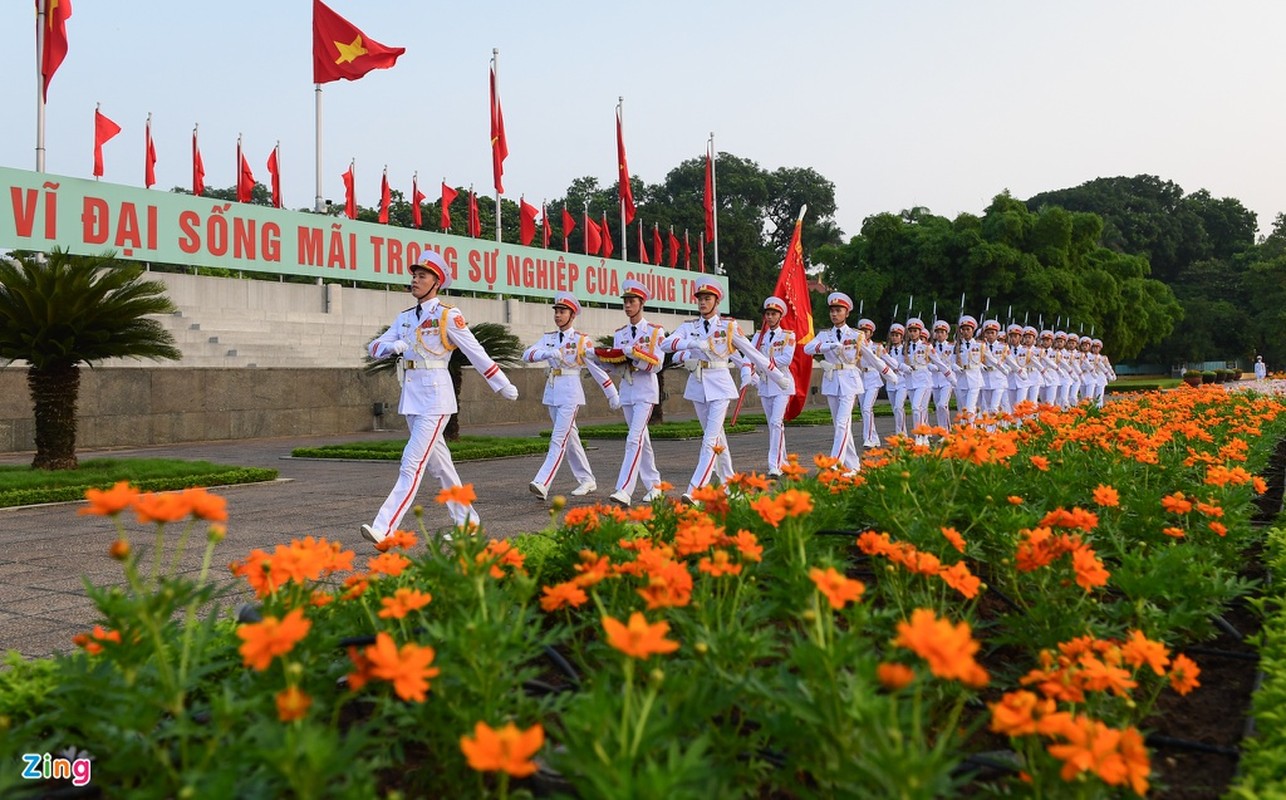 Le thuong co mung Quoc khanh o Lang Chu tich Ho Chi Minh-Hinh-8