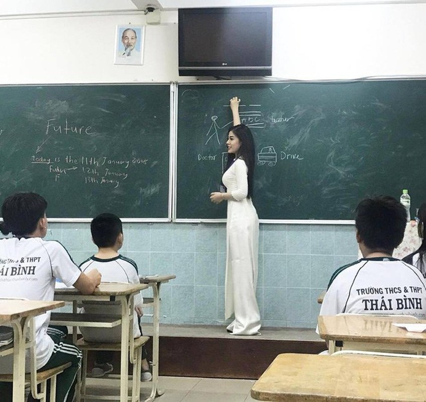 Co giao ngoai ngu Sai Gon an mac nong bong “dot mat” nguoi nhin-Hinh-2