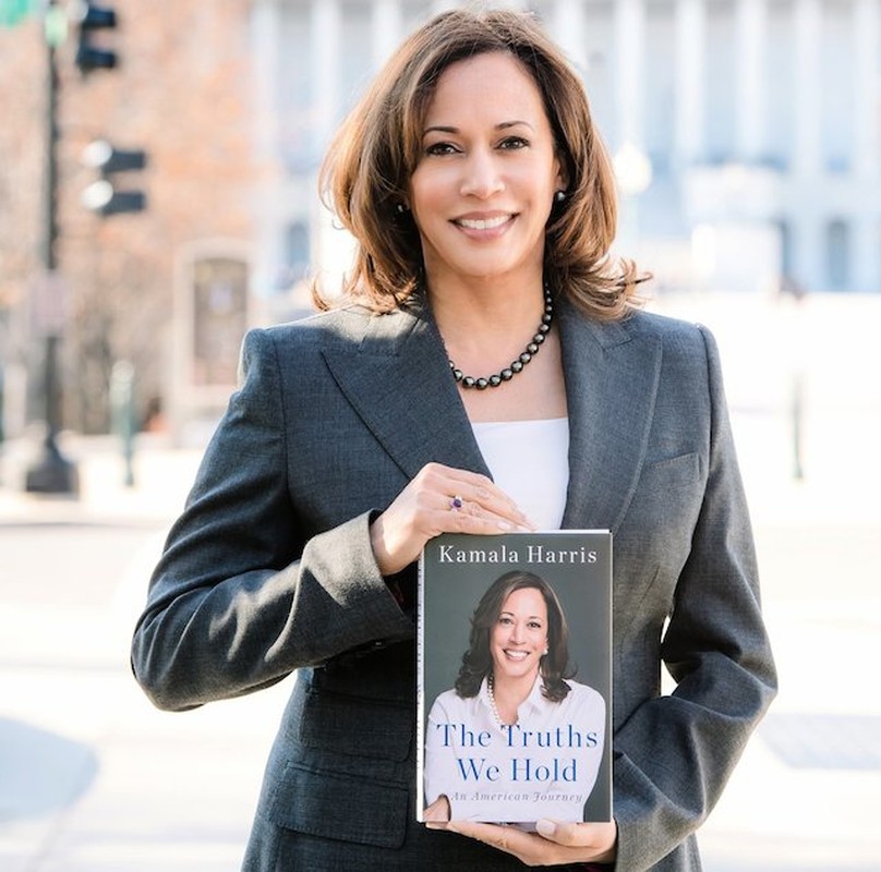 Gu thoi trang thanh lich cua Pho Tong thong My tuong lai Kamala Harris-Hinh-8