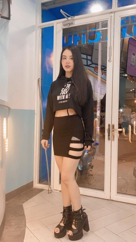 “Nong mat” phong cach thoi trang thieu vai cua hot girl Linh Miu-Hinh-8