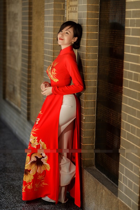 Ba Tung mac ao dai nen na don xuan-Hinh-11