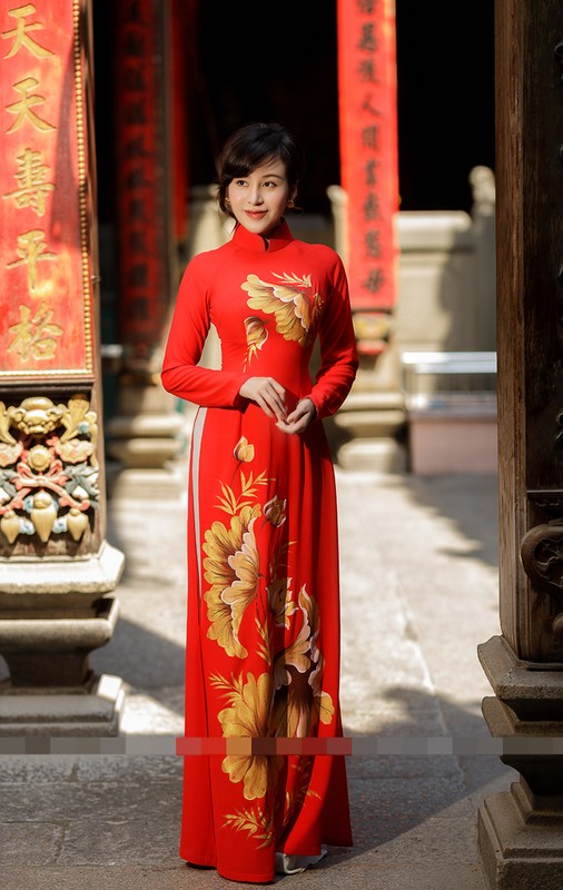 Ba Tung mac ao dai nen na don xuan-Hinh-14