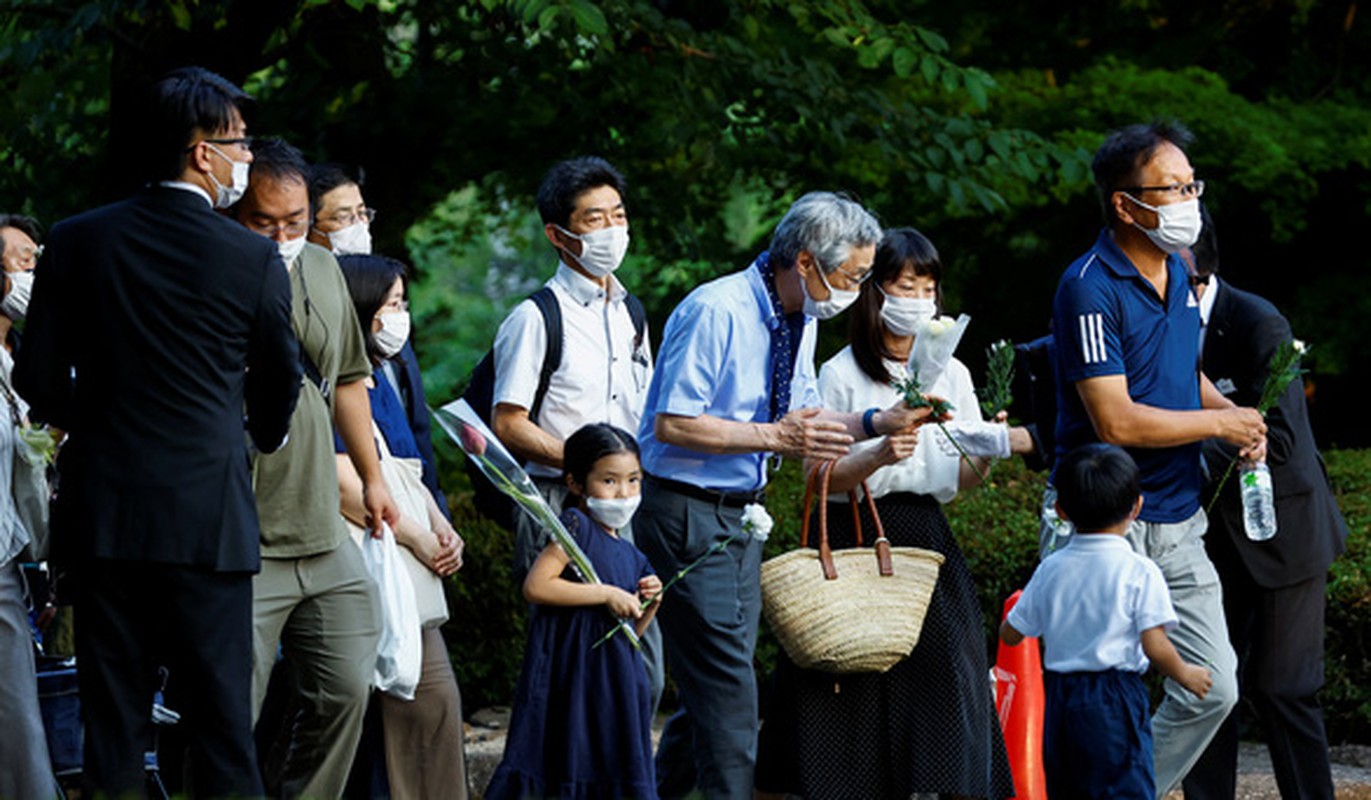 Chum anh: Le vieng ong Shinzo Abe tai chua Zojoji-Hinh-6