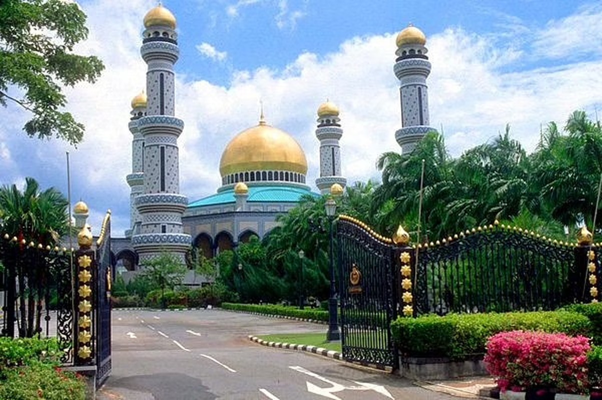 Cuoc song sa hoa cua Quoc vuong Brunei trong cung dien 1.700 phong-Hinh-11