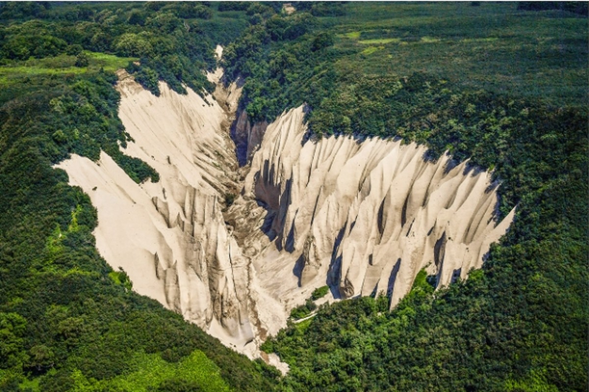 Ve dep ky ao cua thung lung da trang hung vi o Kamchatka-Hinh-9