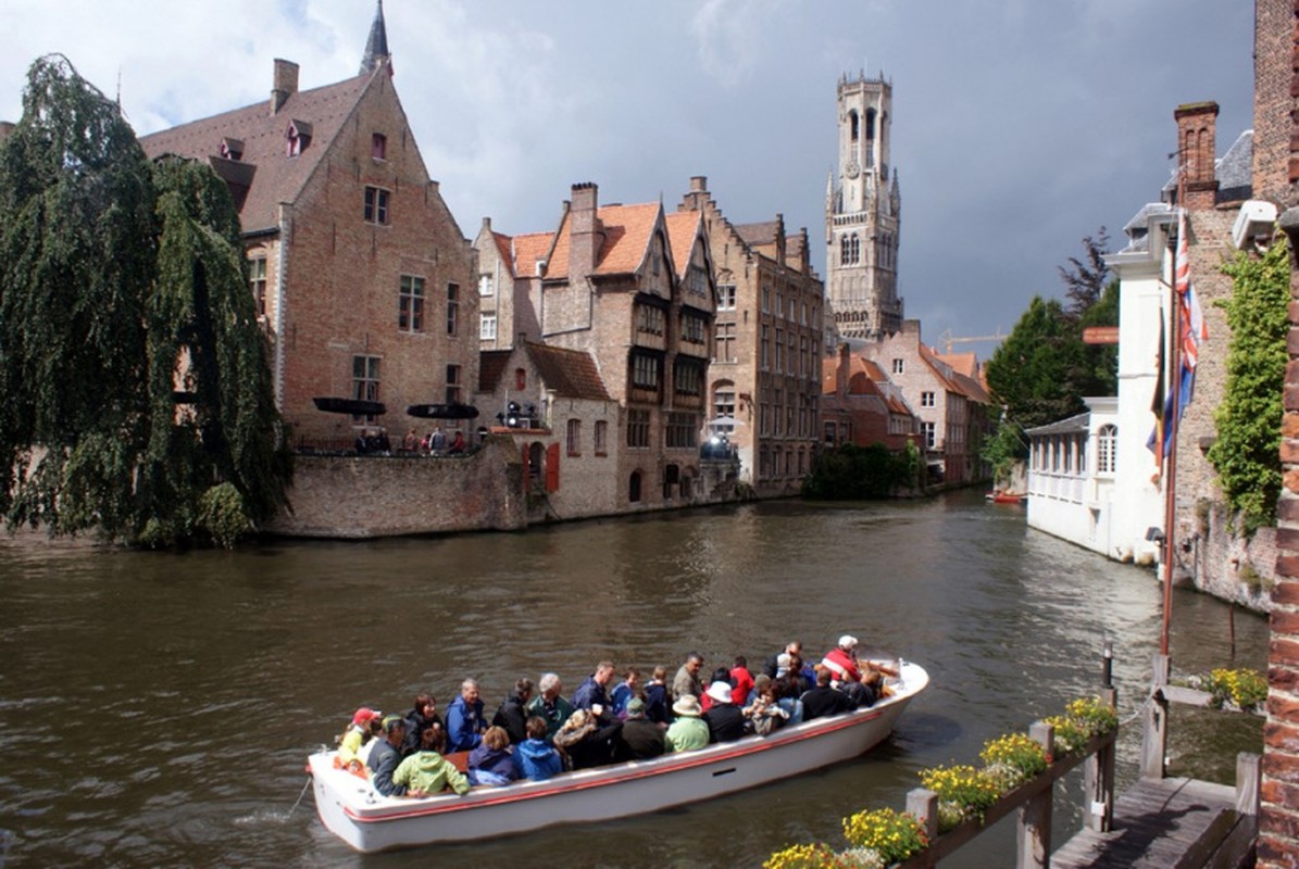 View - 	Đột nhập thành phố cổ được ví là Venice của phương Bắc