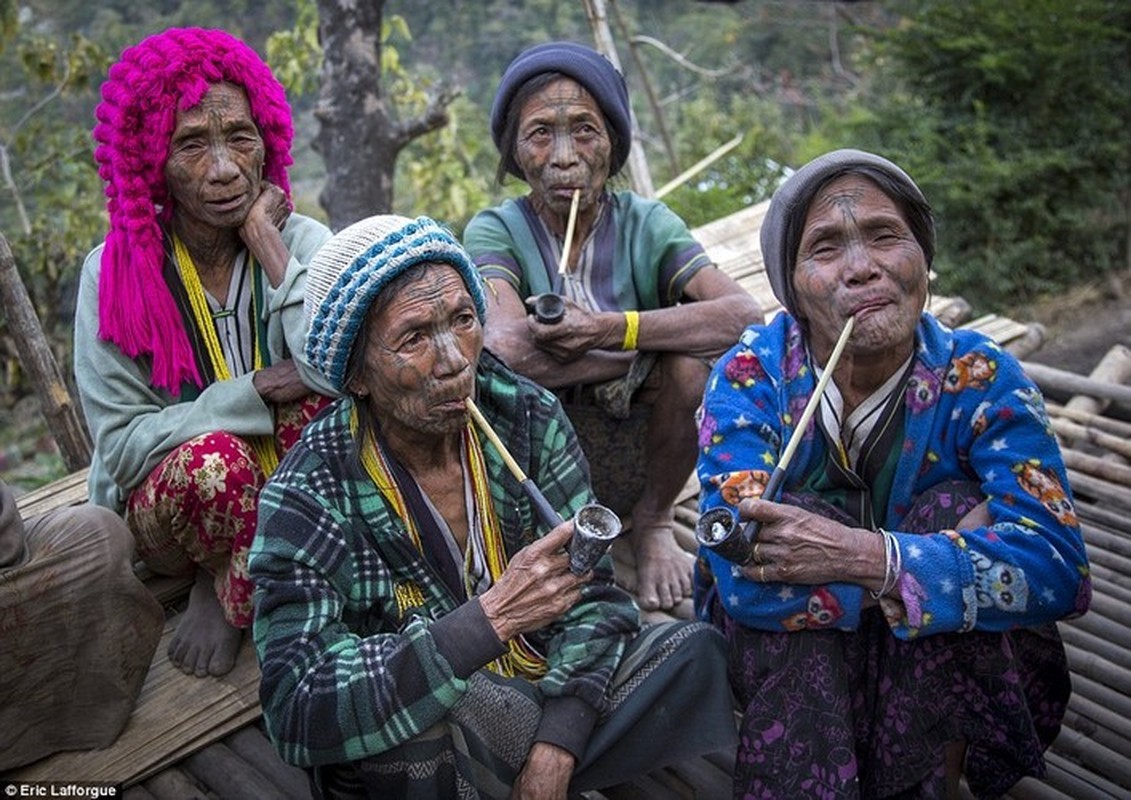 Ly giai tuc xam mat ky la cua phu nu bo toc o Myanmar-Hinh-11