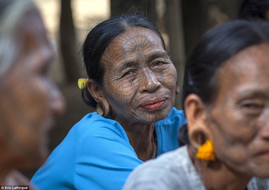 Ly giai tuc xam mat ky la cua phu nu bo toc o Myanmar-Hinh-7