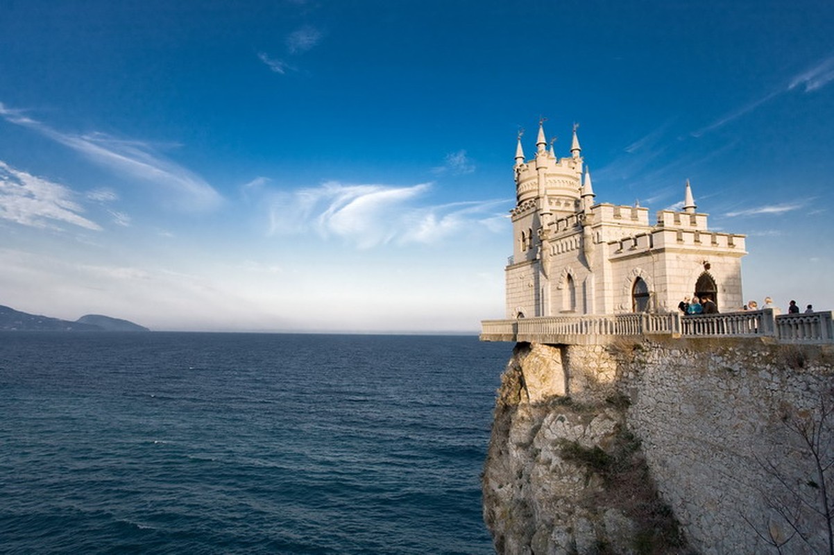 View - 	Choáng ngợp vẻ đẹp lâu đài Tổ Yến chênh vênh trên vách đá