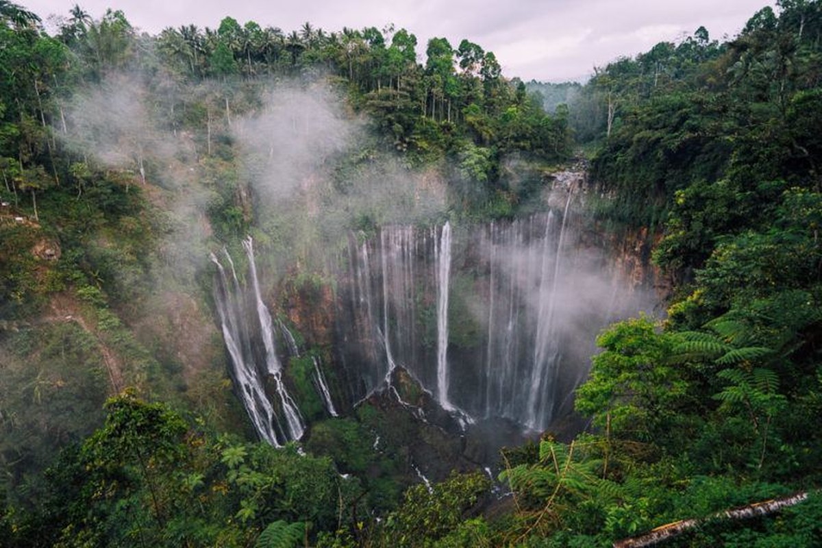 View - 	Ngẩn ngơ trước vẻ kỳ ảo của thác nước đẹp nhất Indonesia