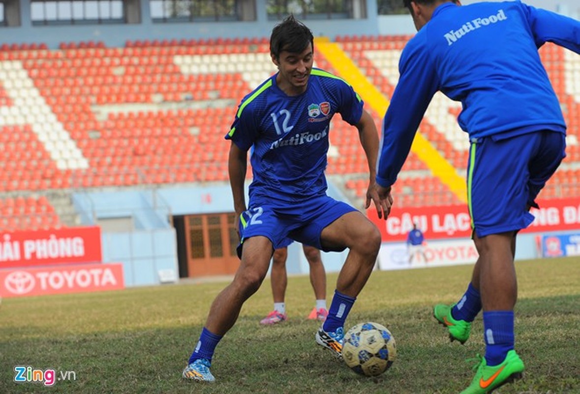 Cong Phuong bi hang tram fan “bua vay” xin chup anh-Hinh-5