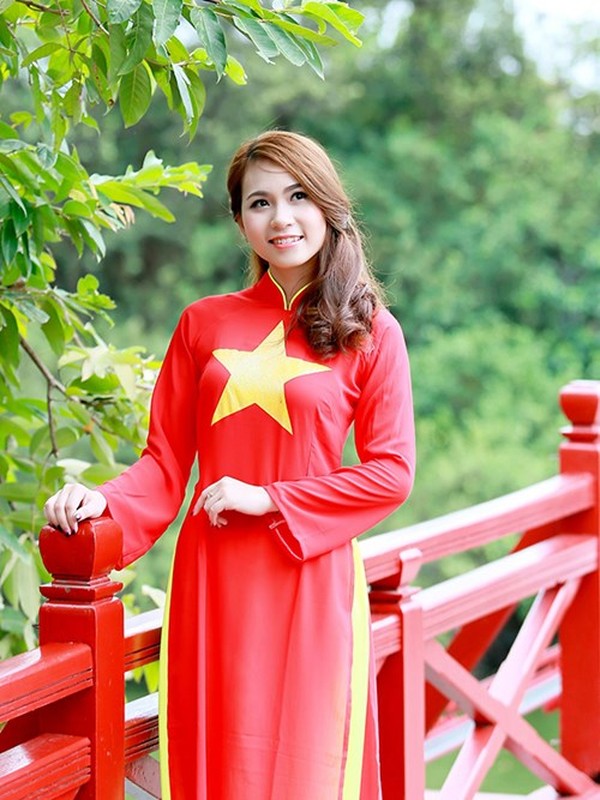 Nu sinh Ha thanh khoe sac voi ao dai co do sao vang-Hinh-10