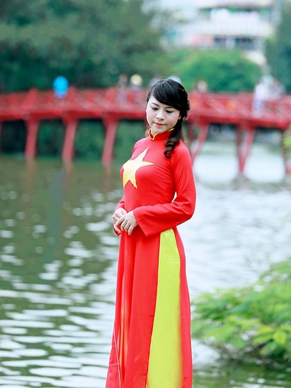 Nu sinh Ha thanh khoe sac voi ao dai co do sao vang-Hinh-15