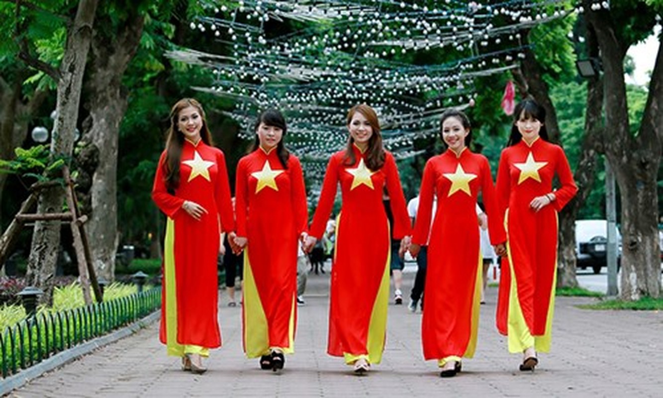 Nu sinh Ha thanh khoe sac voi ao dai co do sao vang-Hinh-5