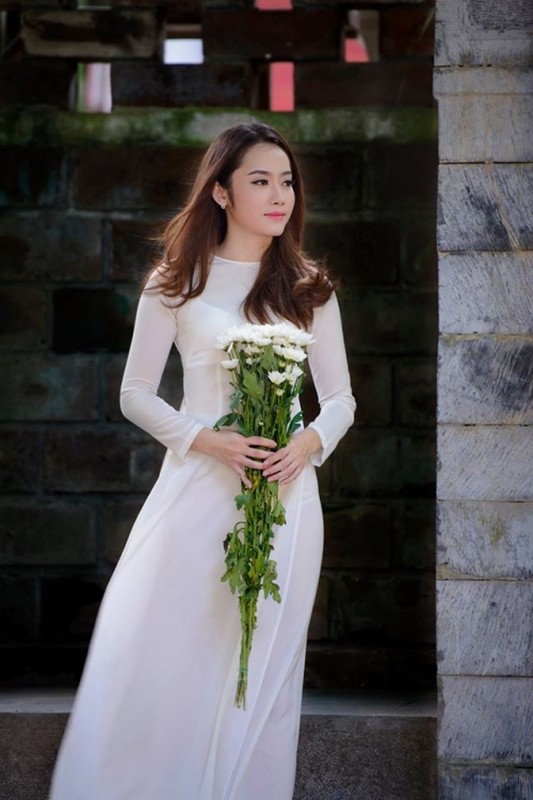 Thieu nu Vieng Chan mac ao dai Viet Nam dep me man-Hinh-2