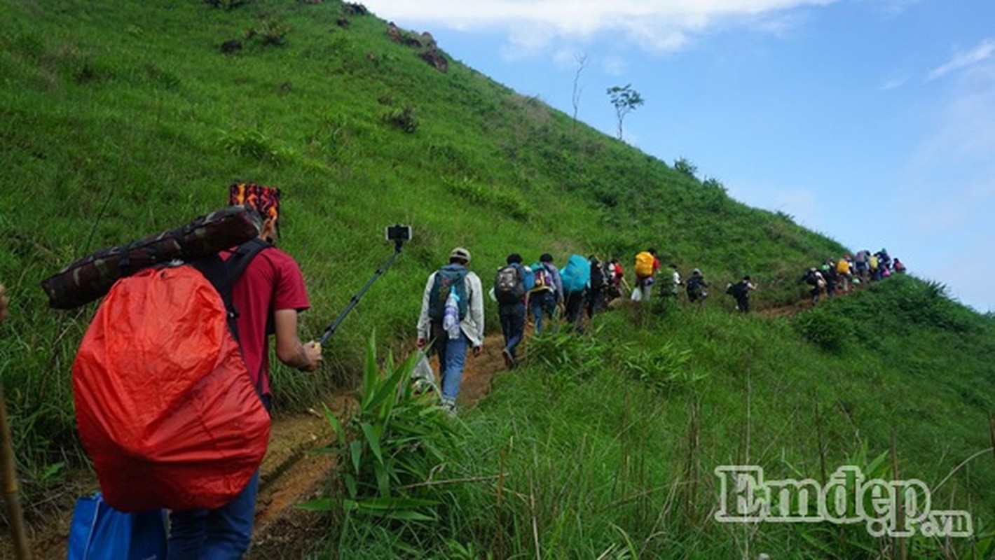 Theo chan 9X kham pha cung duong trek dep nhat Viet Nam-Hinh-8