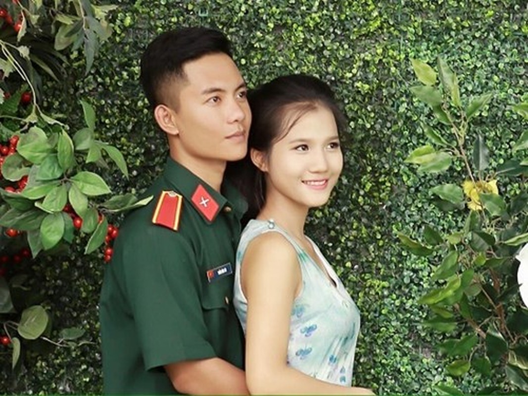 Chuyen tinh 5 nam cua chang linh va nu sinh xinh dep