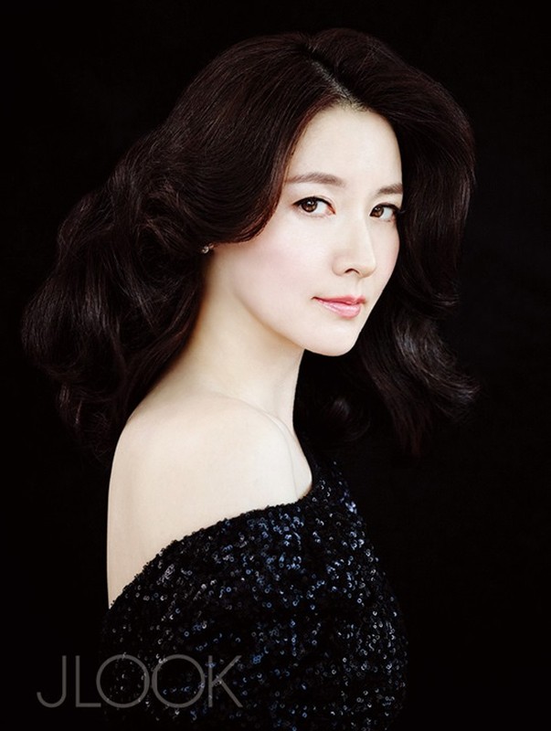 Vo chong Lee Young Ae dua hai con sinh doi di choi-Hinh-7