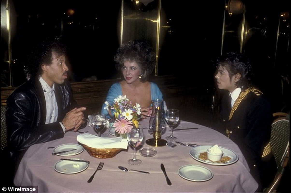 Bi mat tinh ban ky quac cua Michael Jackson va Elizabeth Taylor-Hinh-8