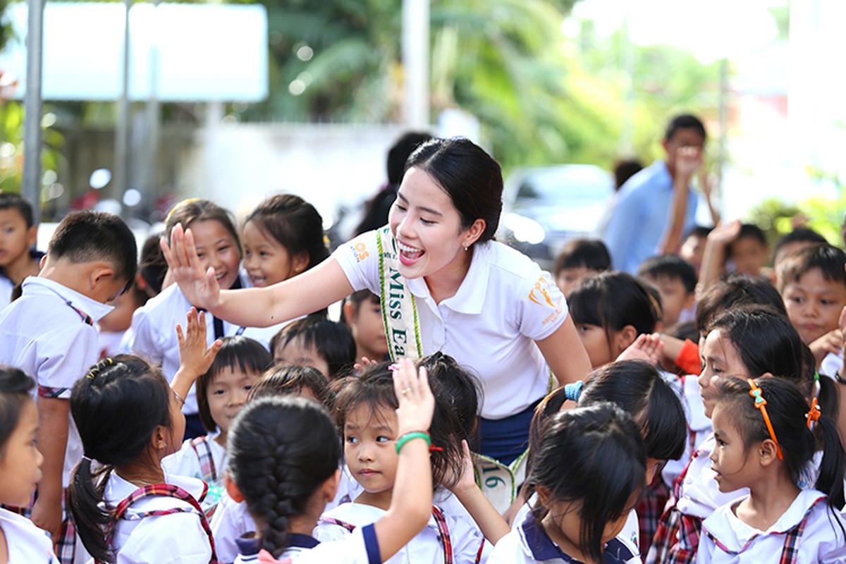 Hoa khoi Nam Em rang ngoi ve tham truong cu-Hinh-11