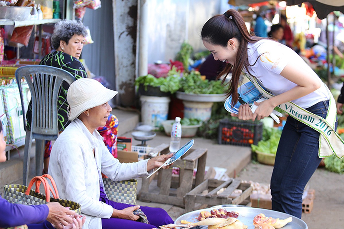 Hoa khoi Nam Em rang ngoi ve tham truong cu-Hinh-14