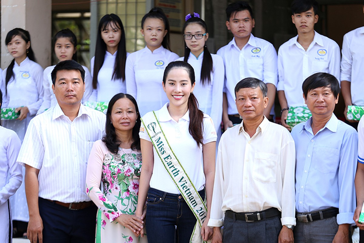 Hoa khoi Nam Em rang ngoi ve tham truong cu-Hinh-2