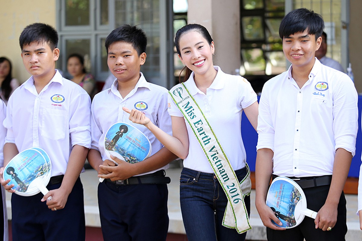 Hoa khoi Nam Em rang ngoi ve tham truong cu-Hinh-4