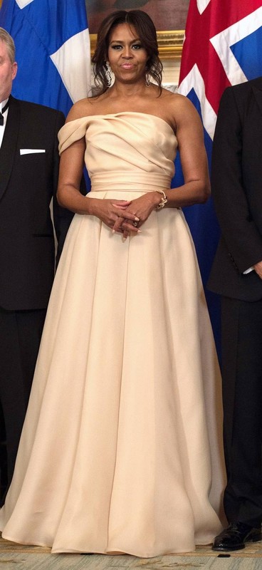 Nhung bo vay dep nhat cua de nhat phu nhan Michelle Obama-Hinh-11