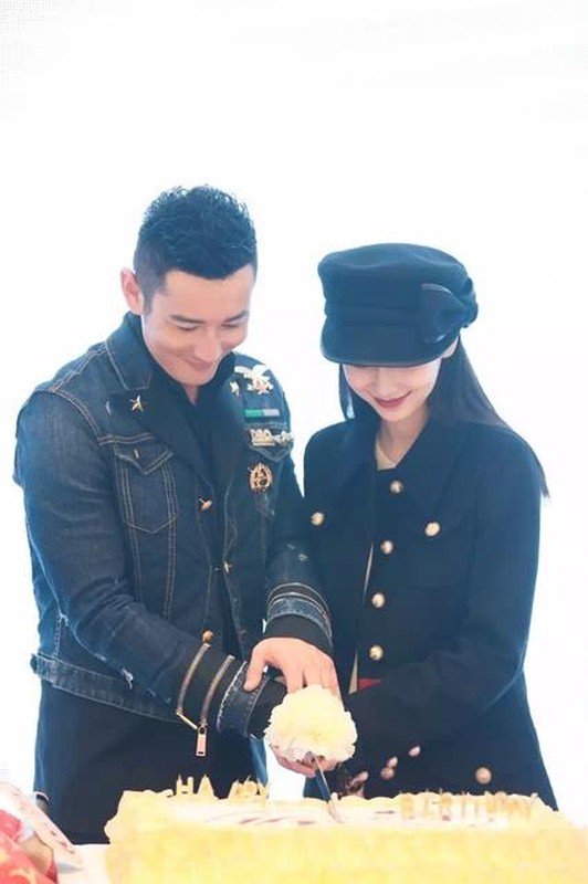 Angelababy om bung bau du sinh nhat som cua Huynh Hieu Minh-Hinh-3