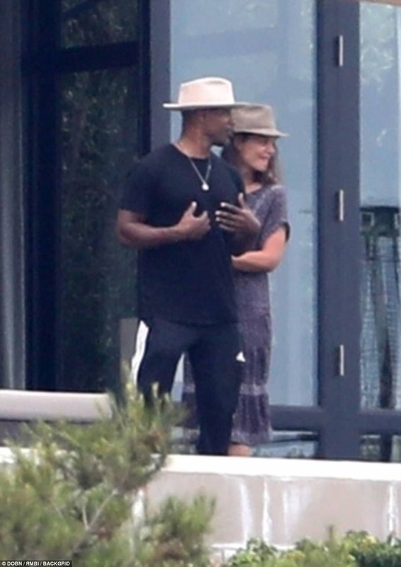 Katie Holmes lan dau cong khai hen ho ban trai Jamie Foxx-Hinh-4