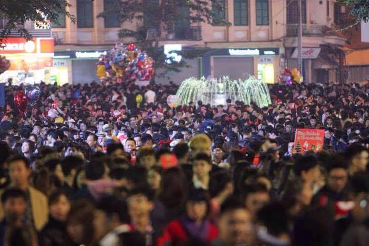 Tac nghen nghiem trong o Ha Noi dem Noel-Hinh-7